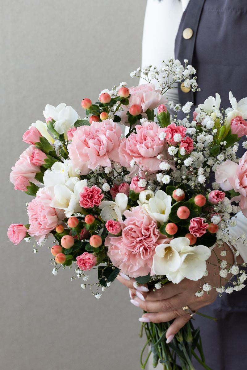 Charming Carnations Bouquet