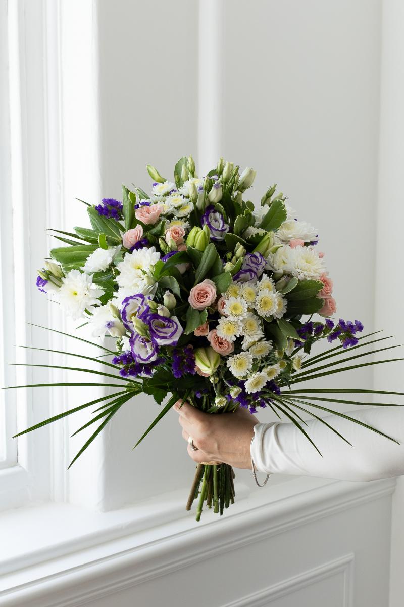 Delightful Spray Flower Bouquet