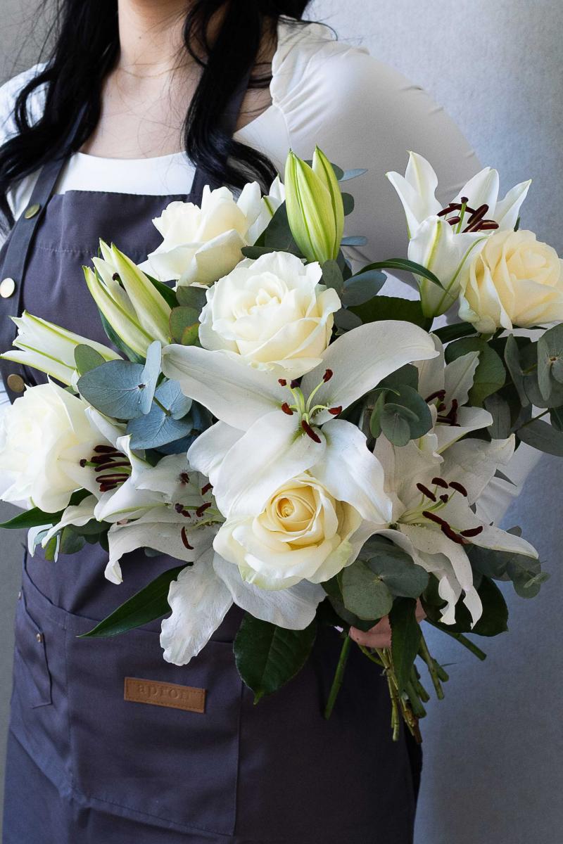 Luxury Lily and Rose Bouquet